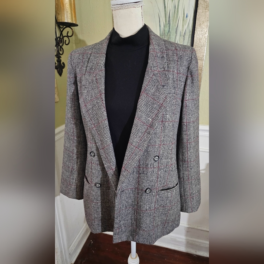 Stylish Gray Plaid Blazer